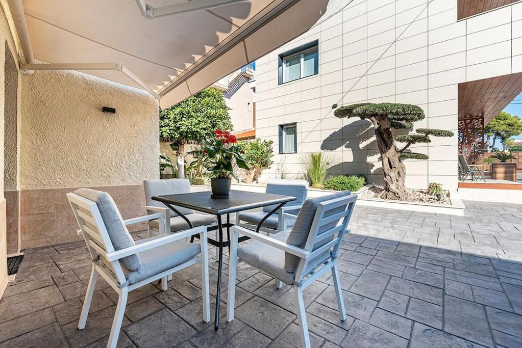 Lusso E Relax Con Piscina A 2 Minuti Dal Mare Apartment Miami Playa Luaran gambar