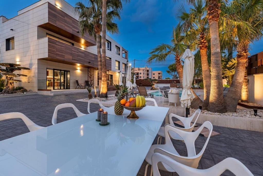 Lusso E Relax Con Piscina A 2 Minuti Dal Mare Apartment Miami Playa Luaran gambar