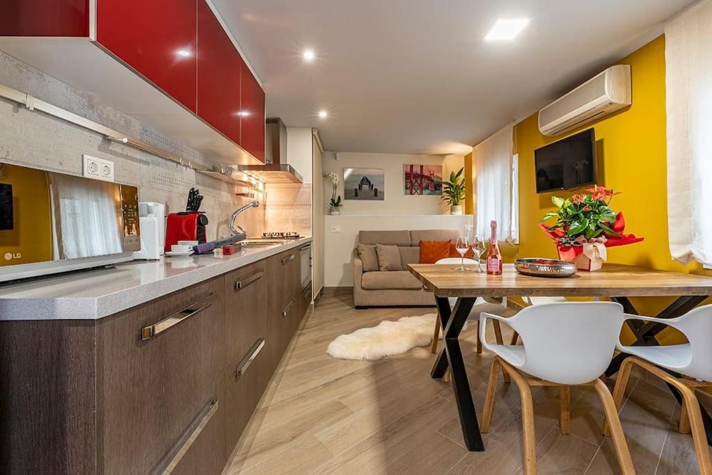 Lusso E Relax Con Piscina A 2 Minuti Dal Mare Apartment Miami Playa Luaran gambar