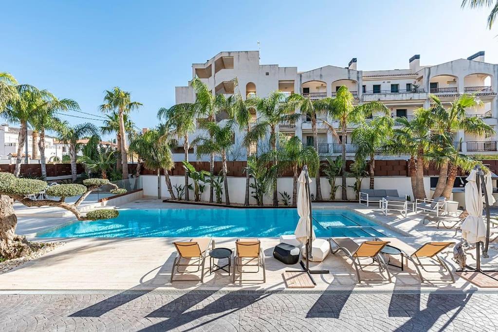 Lusso E Relax Con Piscina A 2 Minuti Dal Mare Apartment Miami Playa Luaran gambar